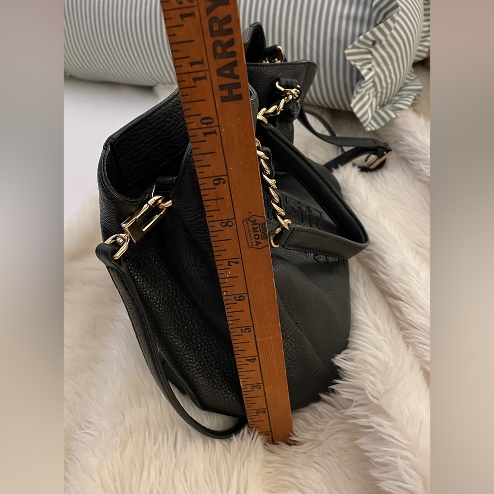 Tory Burch Black Leather Shoulder Tote with Gold Chain Accents - Picture 2 of 8